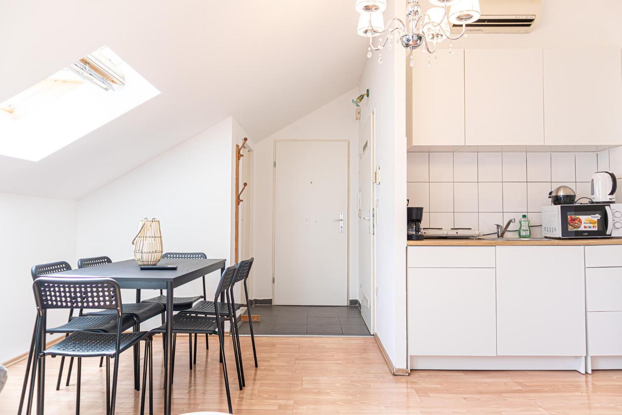 Spacious 2br Great Location - Near Schoenbrunn Vienna