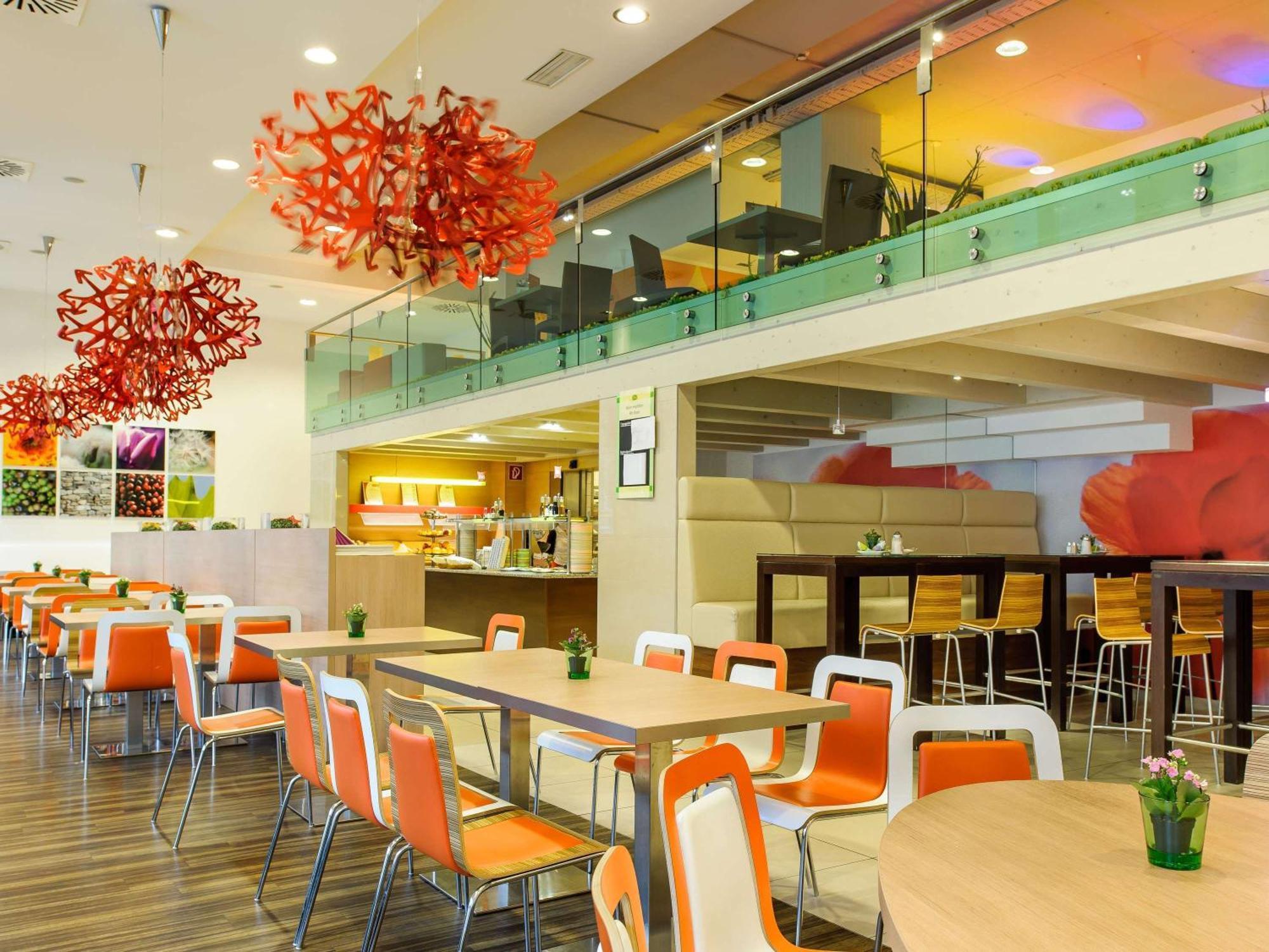 Ibis Messe 3*