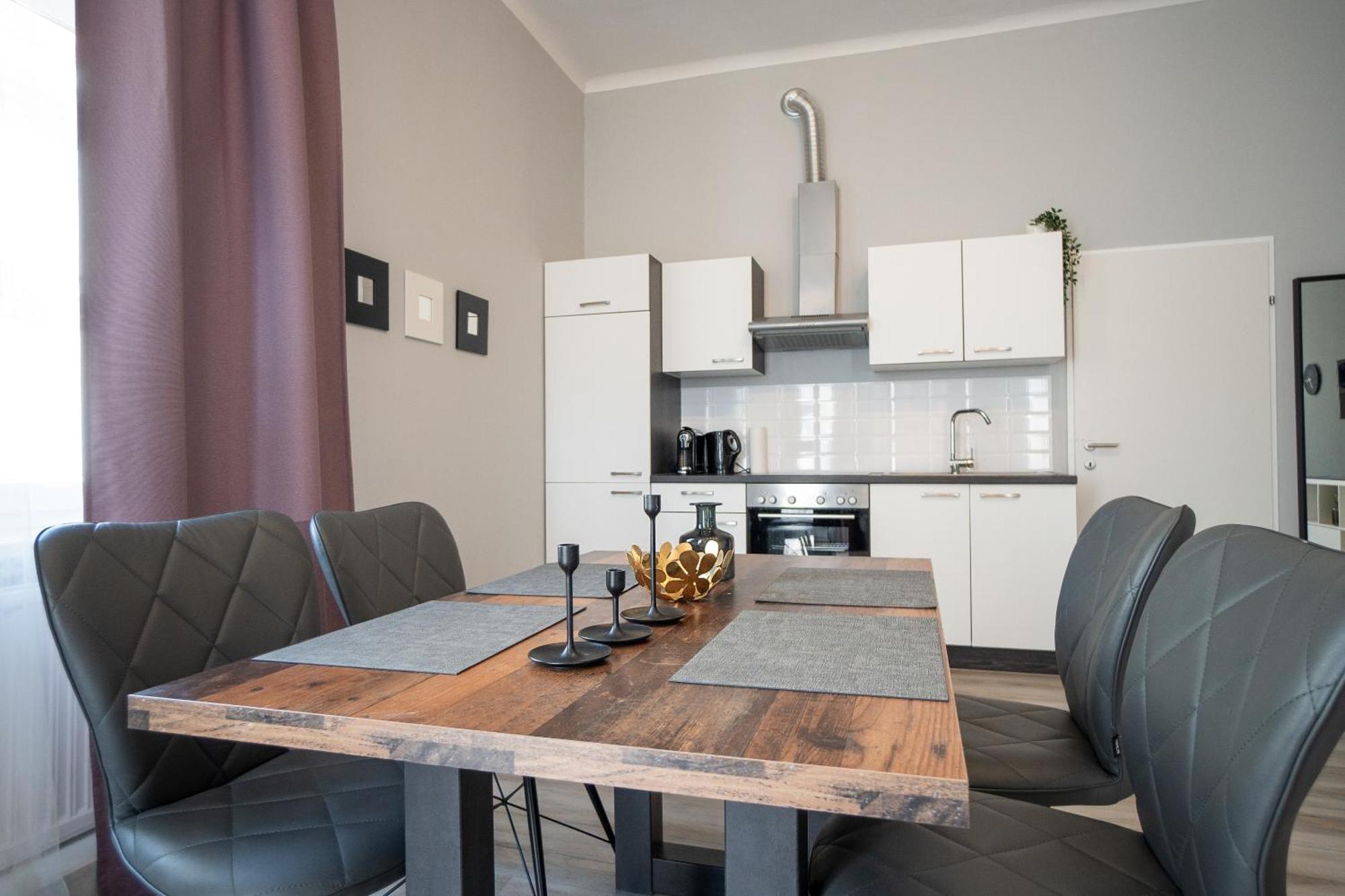 Beautiful New Near Center Apartamento