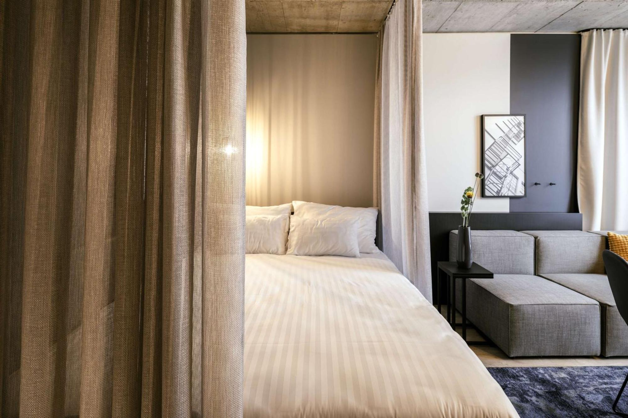 Aparthotel Adina Serviced 4*