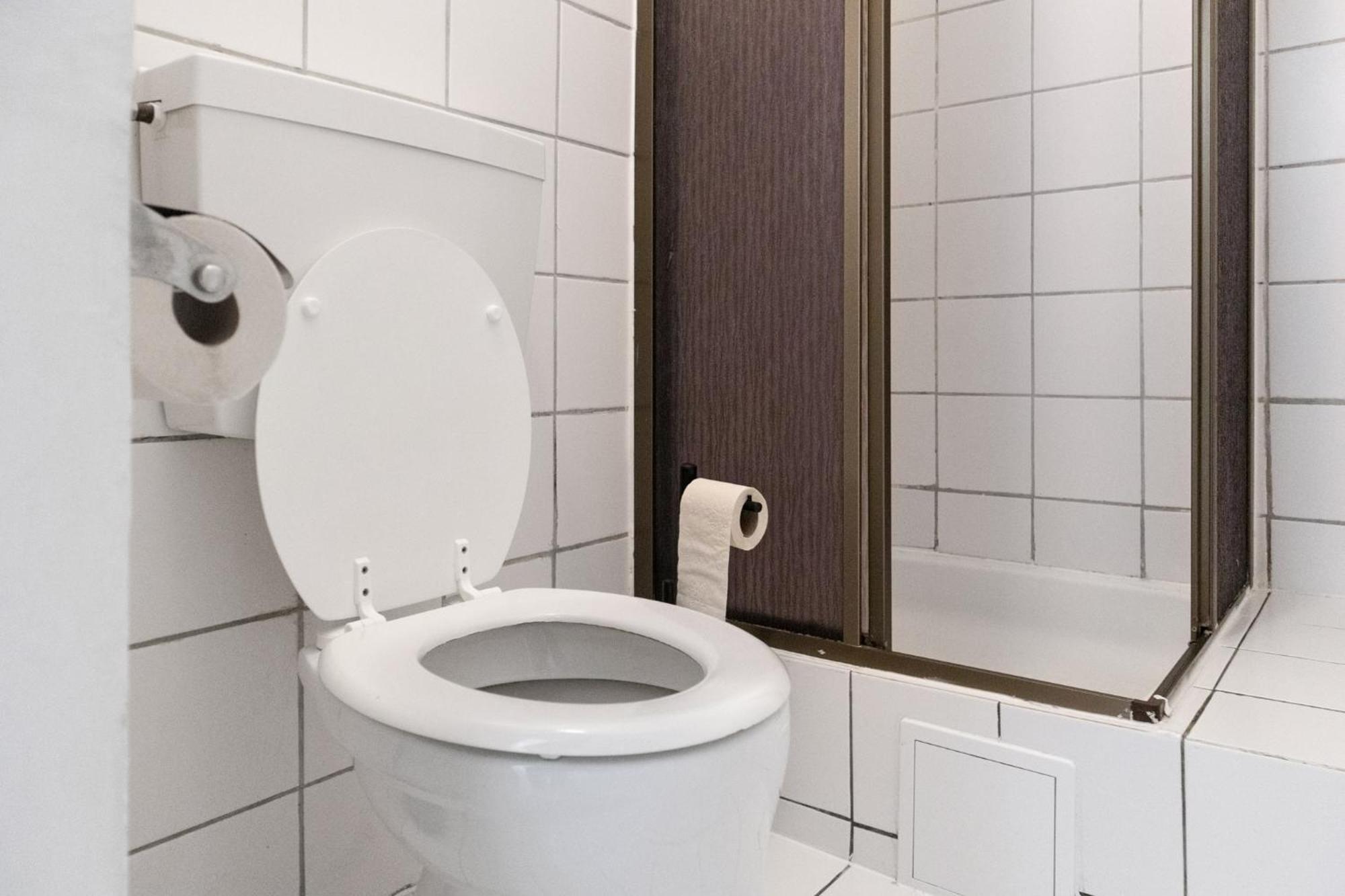 Affordable 2br Apt- Connected To The Whole *