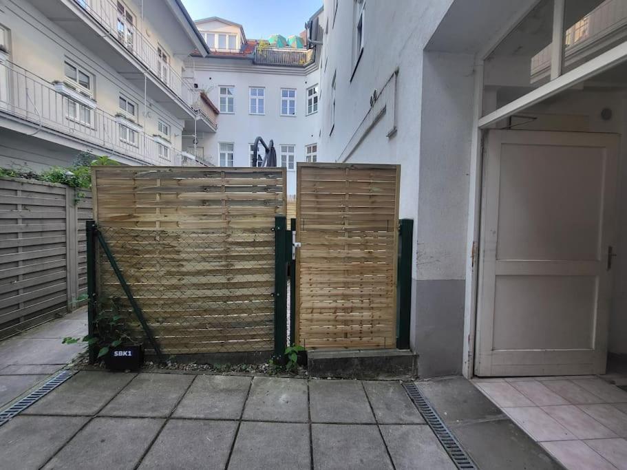 Apartment Exklusive Gartenwohnung