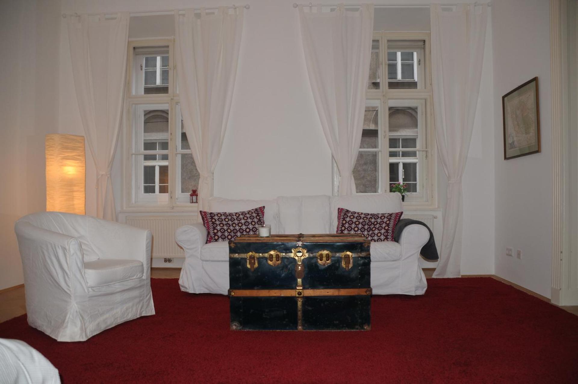 Beautiful Flat Top-17 Vienna