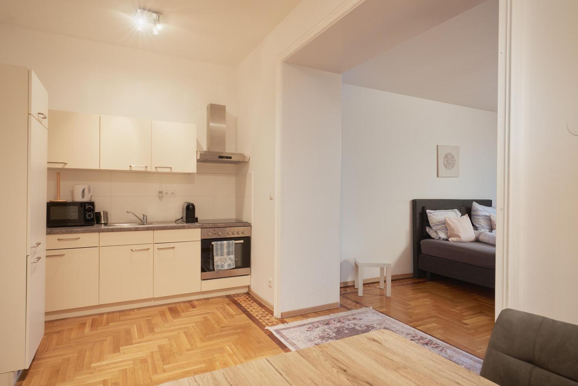 Schonbrunn Palace Free Parking And 24h Check-in Apartment