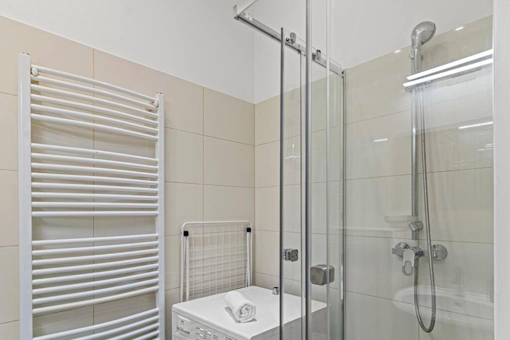 Modern Near Center 1br * Vienna