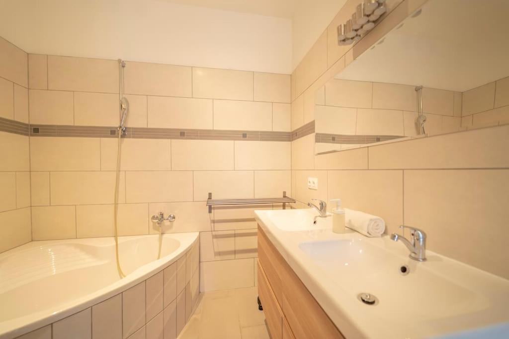 Apartment Spacious Mitten In Vienna