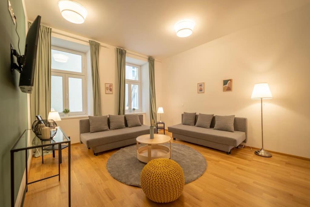 Spacious Mitten In * Vienna