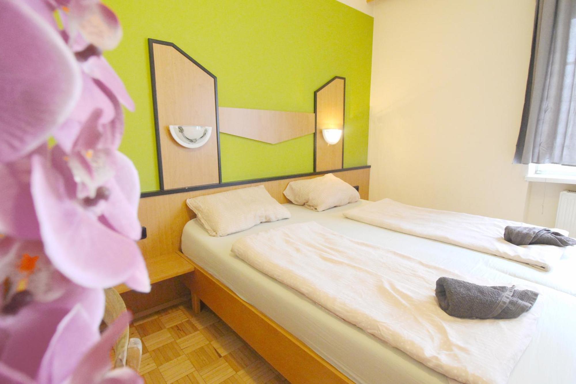 Aparthotel Triple In Hutteldorfer Strasse Area *
