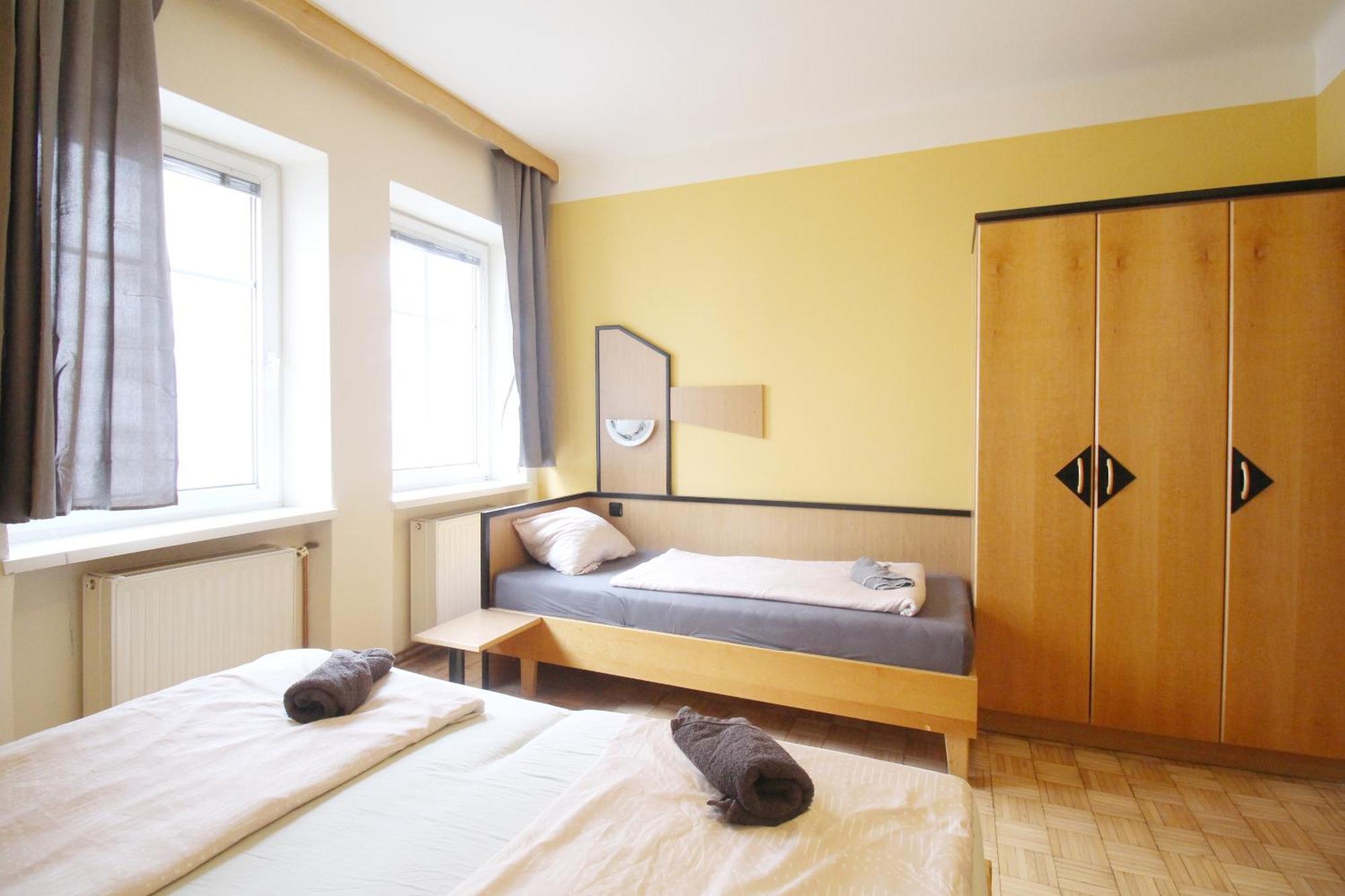Aparthotel Triple In Hutteldorfer Strasse Area *
