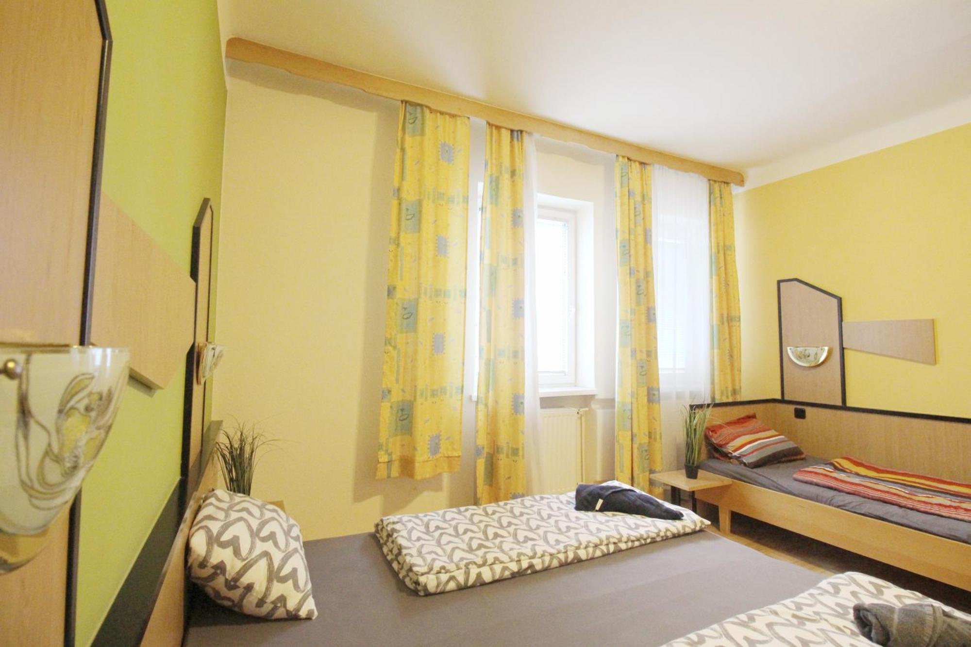 Triple In Hutteldorfer Strasse Area Aparthotel *