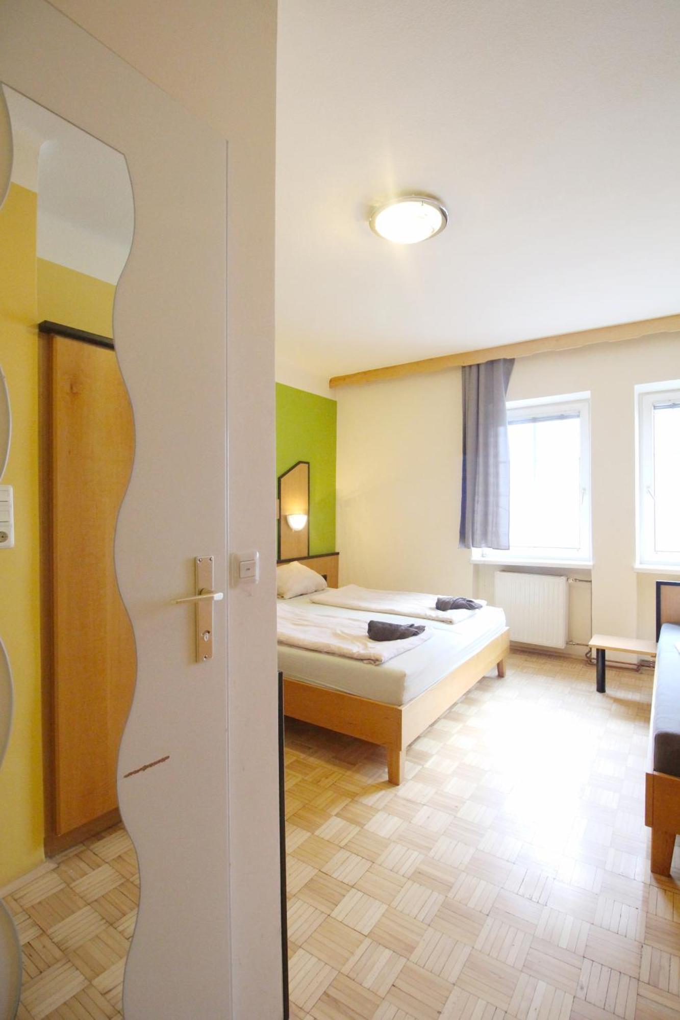 Triple In Hutteldorfer Strasse Area Aparthotel Viena