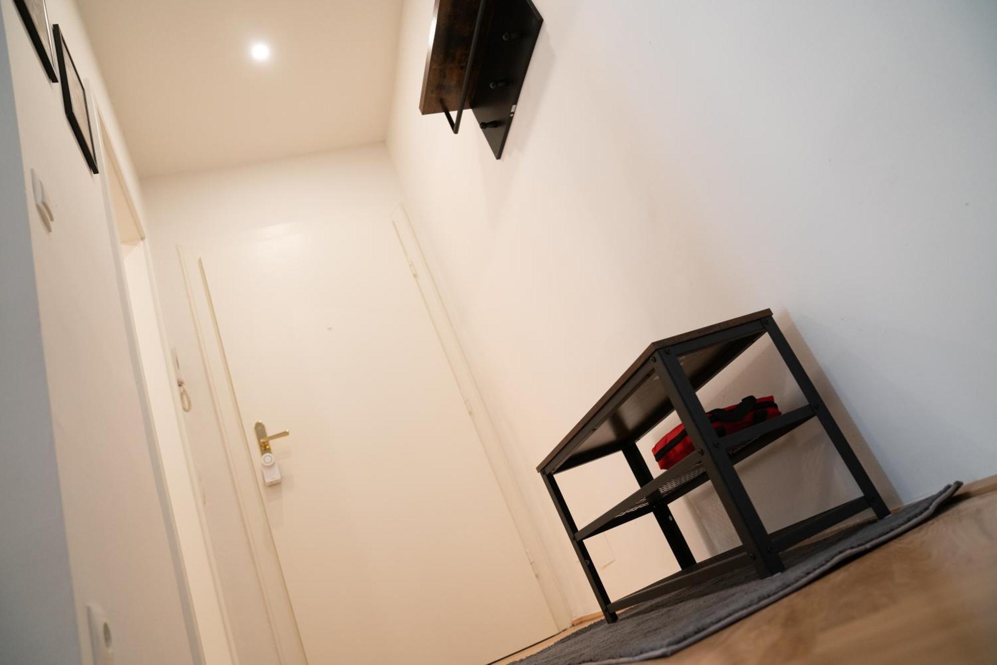 Apartment City: Live, Work, Play *