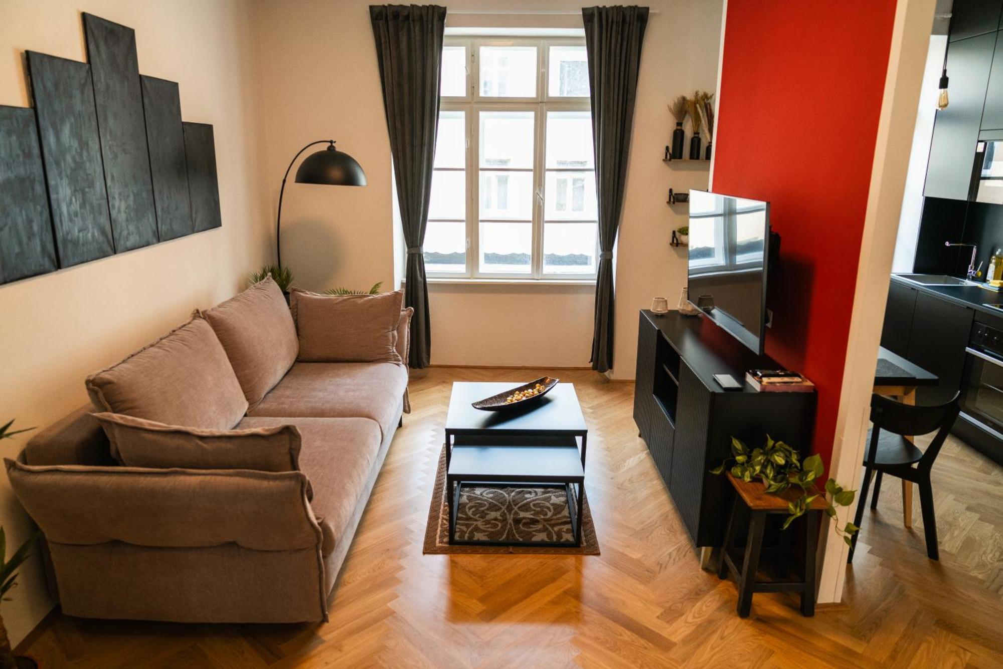 Apartment City: Live, Work, Play *