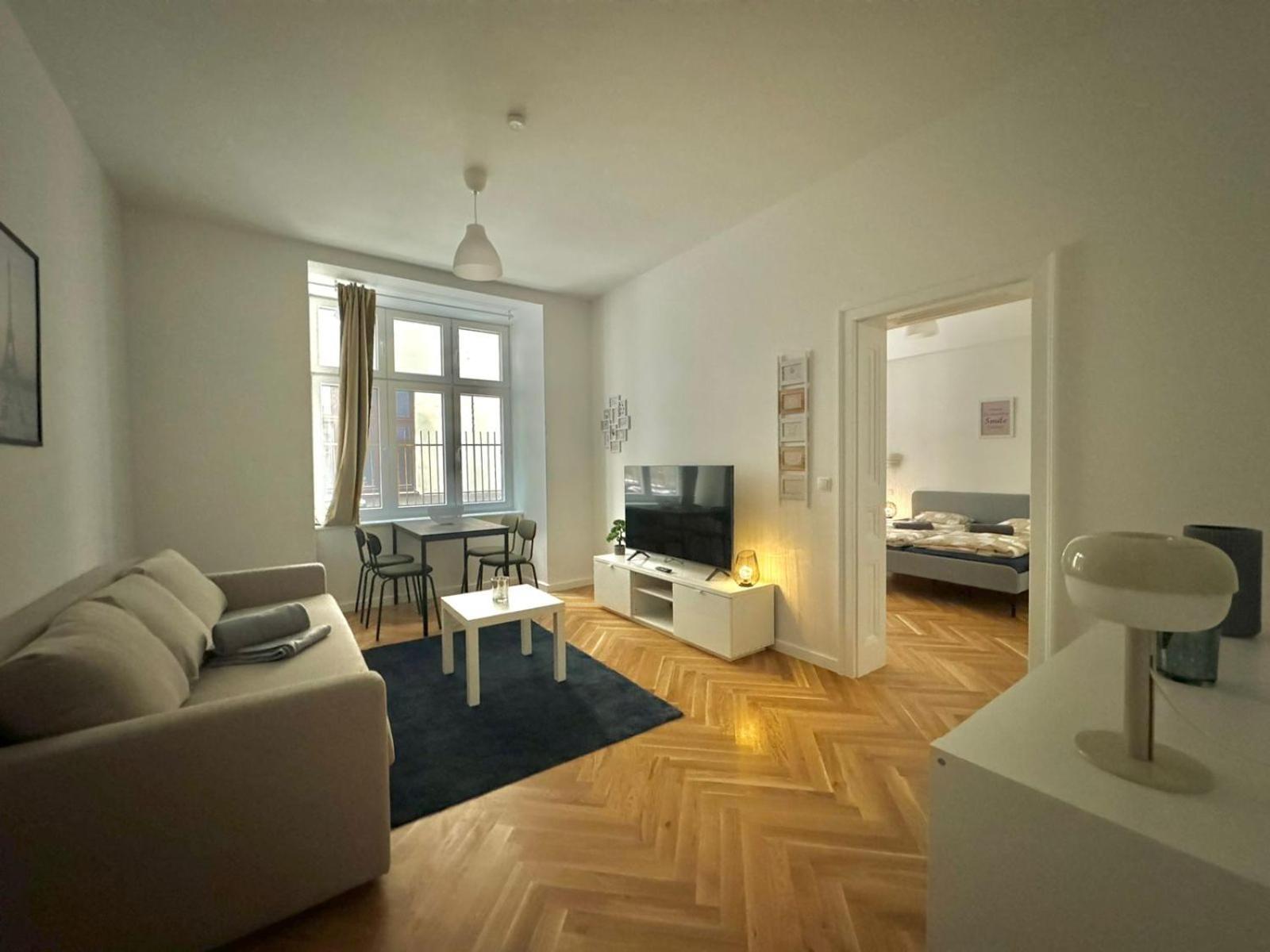 Ar Living & Apartment *