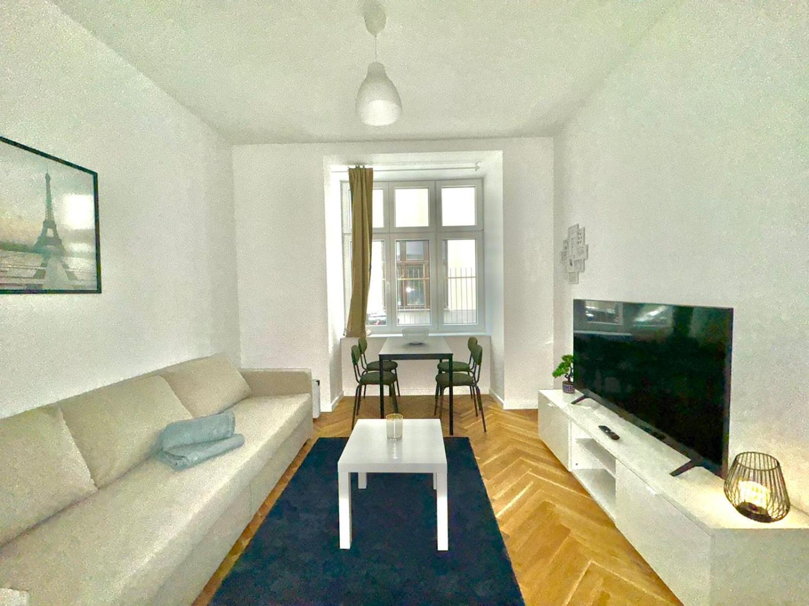 Ar Living & Vienna