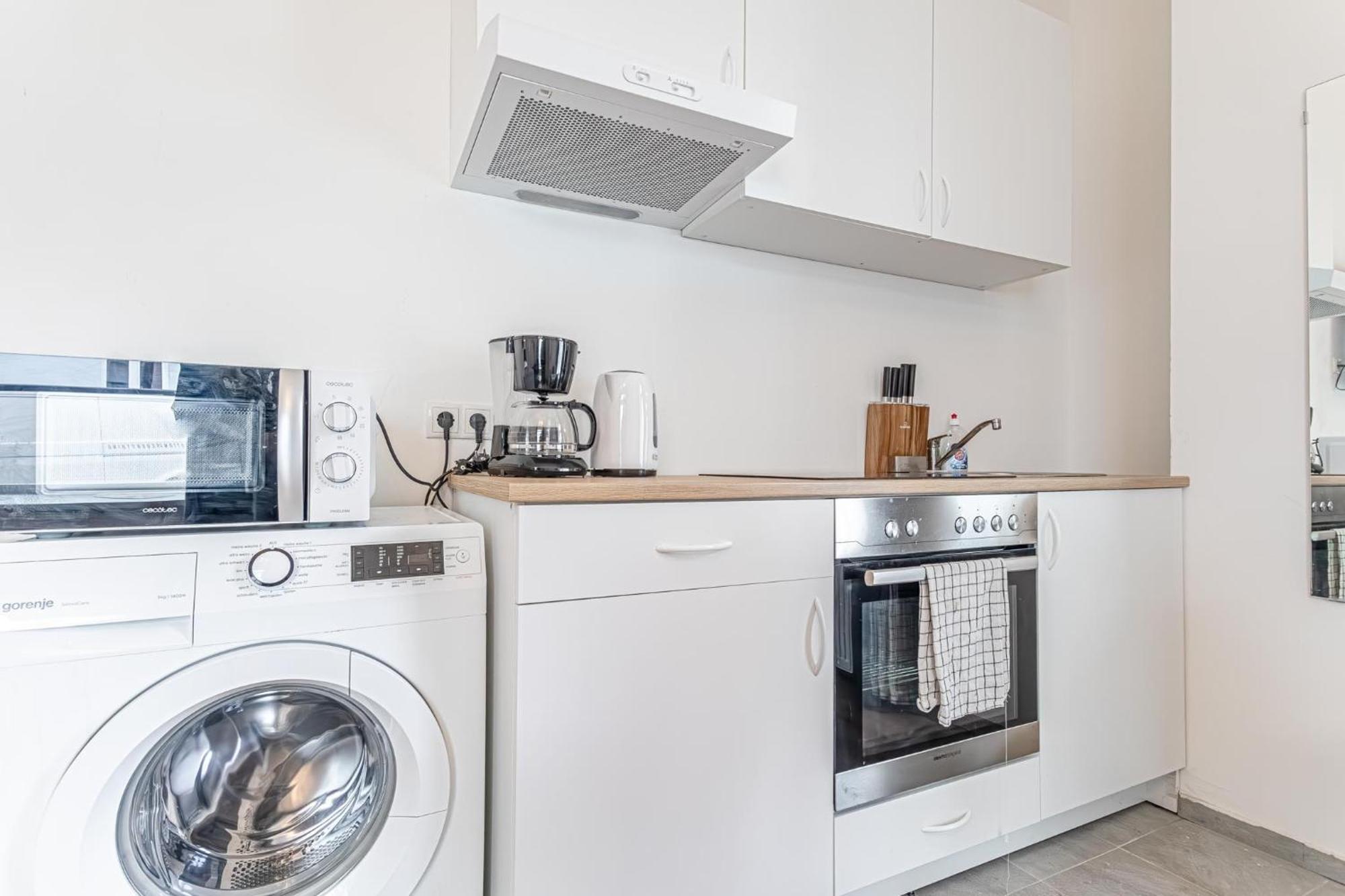 Westbahnhof Kingbed 1br With Ensuite Washer