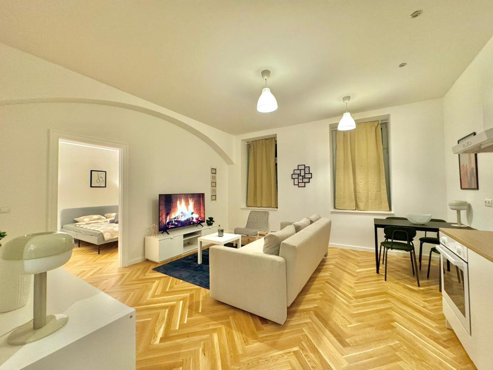 Ar Living & * Vienna