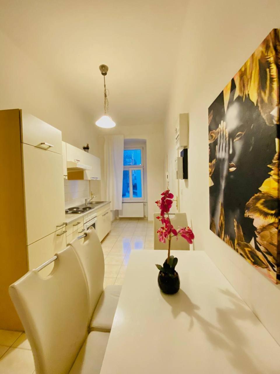 Family Th8 8 Apartment