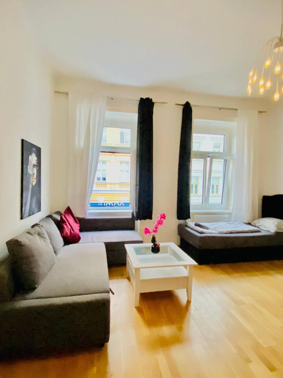 Family Th8 8 * Vienna