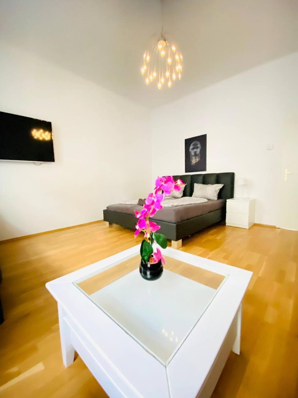 Family Th8 8 Apartment