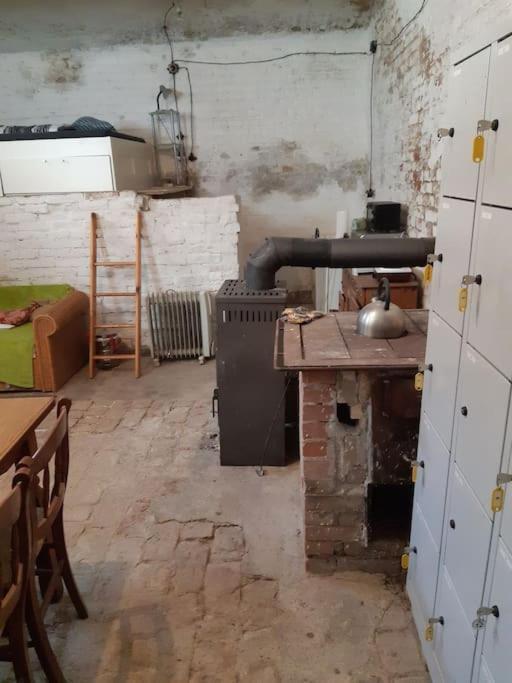 Central Industrial Souterrain Apartment *