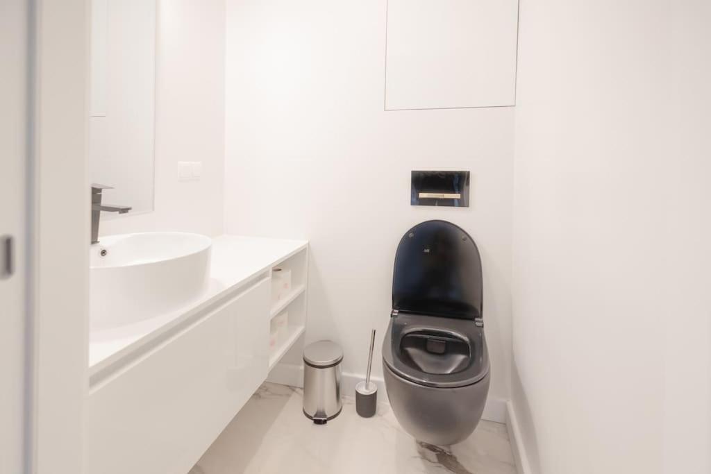 Stylish Two Bedrooms Next Belvedere Apartment