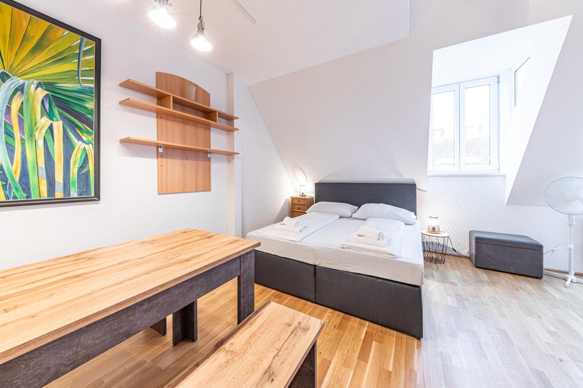 Penthouse By Jr Apartment