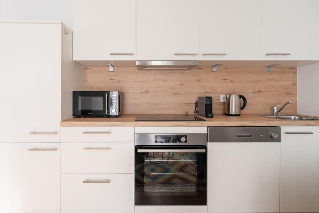 Apartment Hm • Modern 1br Apt With Balcony *