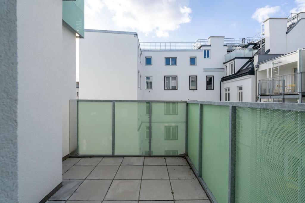 Apartment Hm • Modern 1br Apt With Balcony