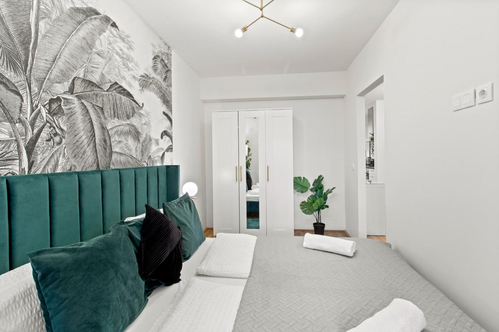Balcony I 50 M² I Near Center Apartment