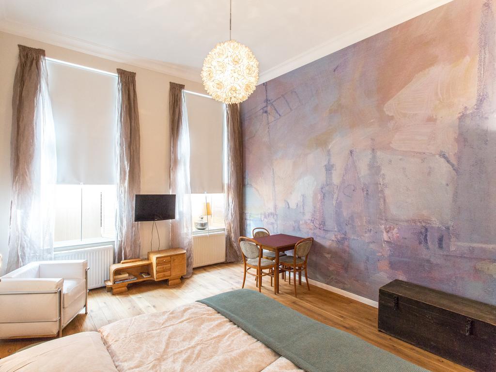 Apartment Designappartement Paintings Vienna