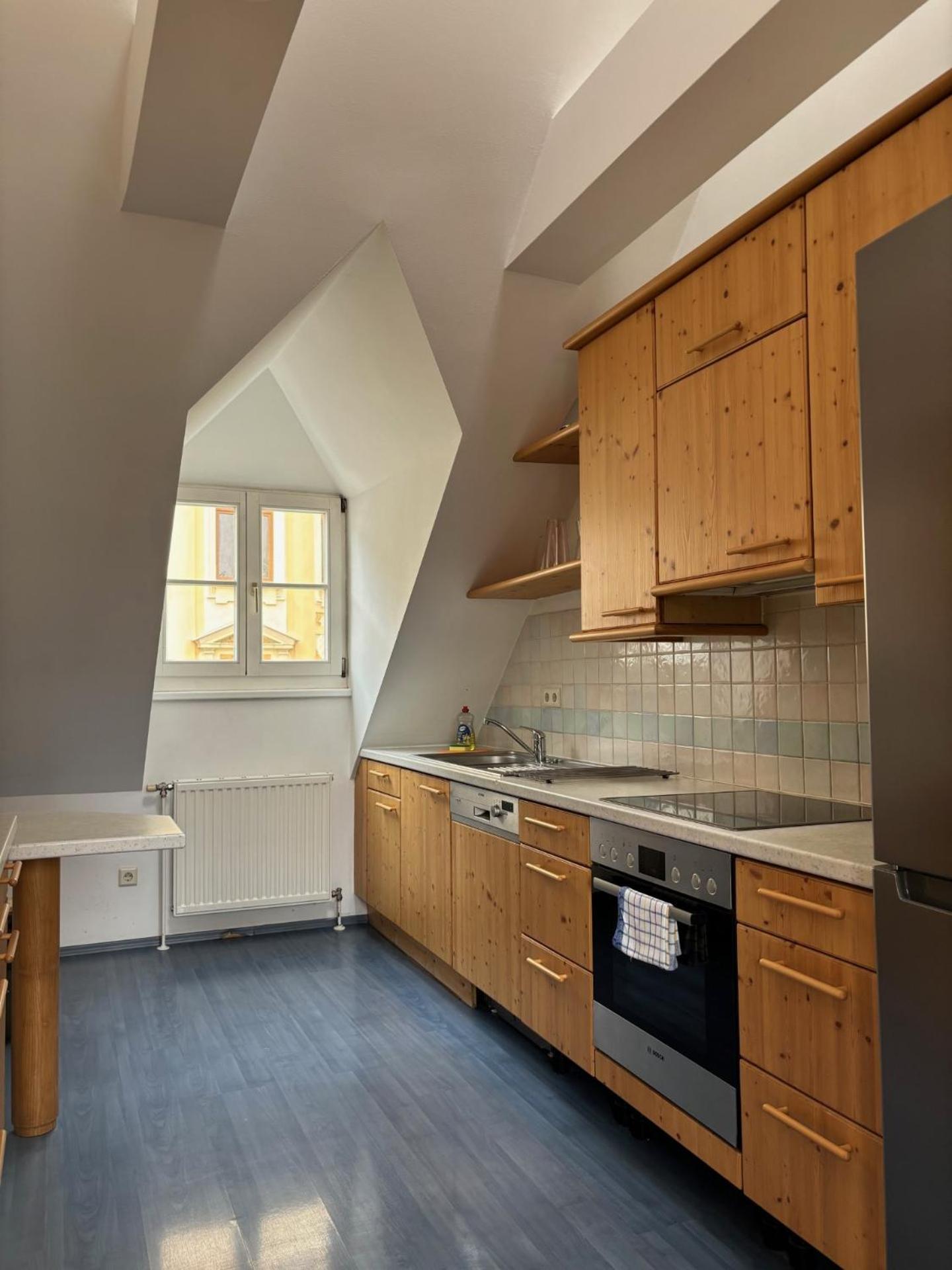 Grosszuegiges In Historischem Gebaeude Apartment