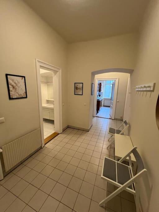 Stylish - Free Parking & Netflix Apartment Wien