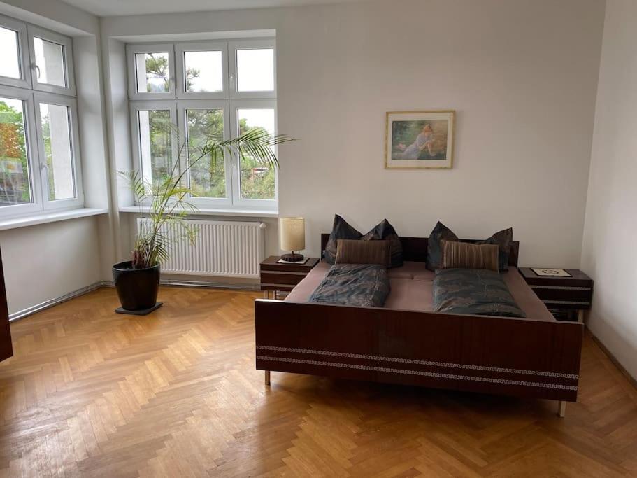 Apartment Herrenhaus Hoeniger Flughafen 11min/wienmitte 12min Vienna