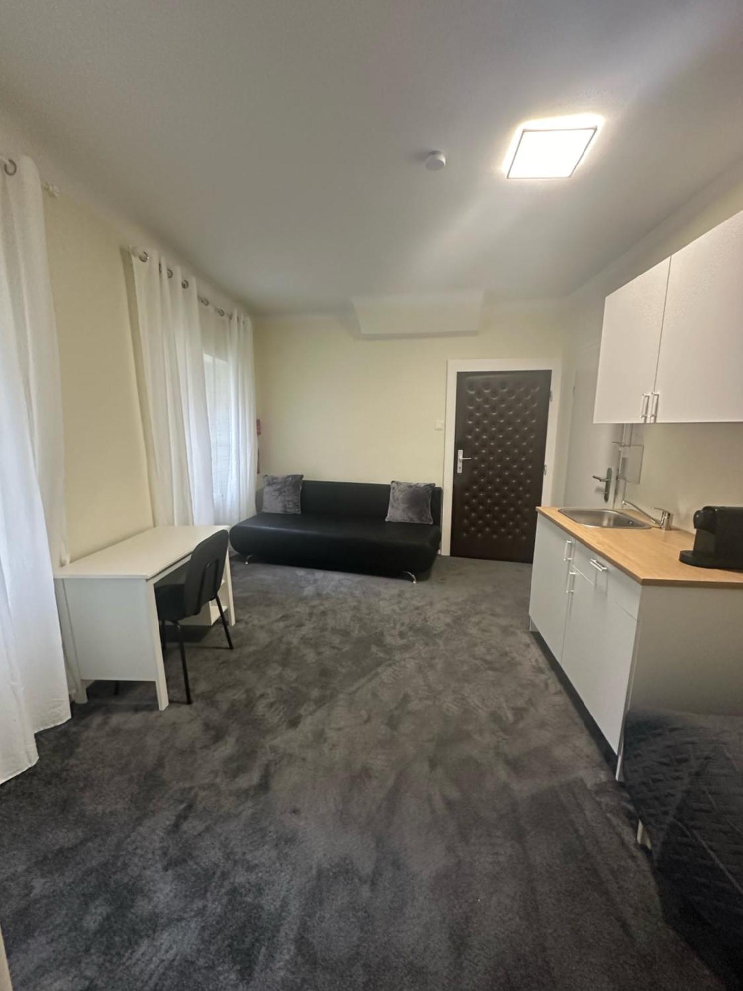 Apartment Datri Petite 9