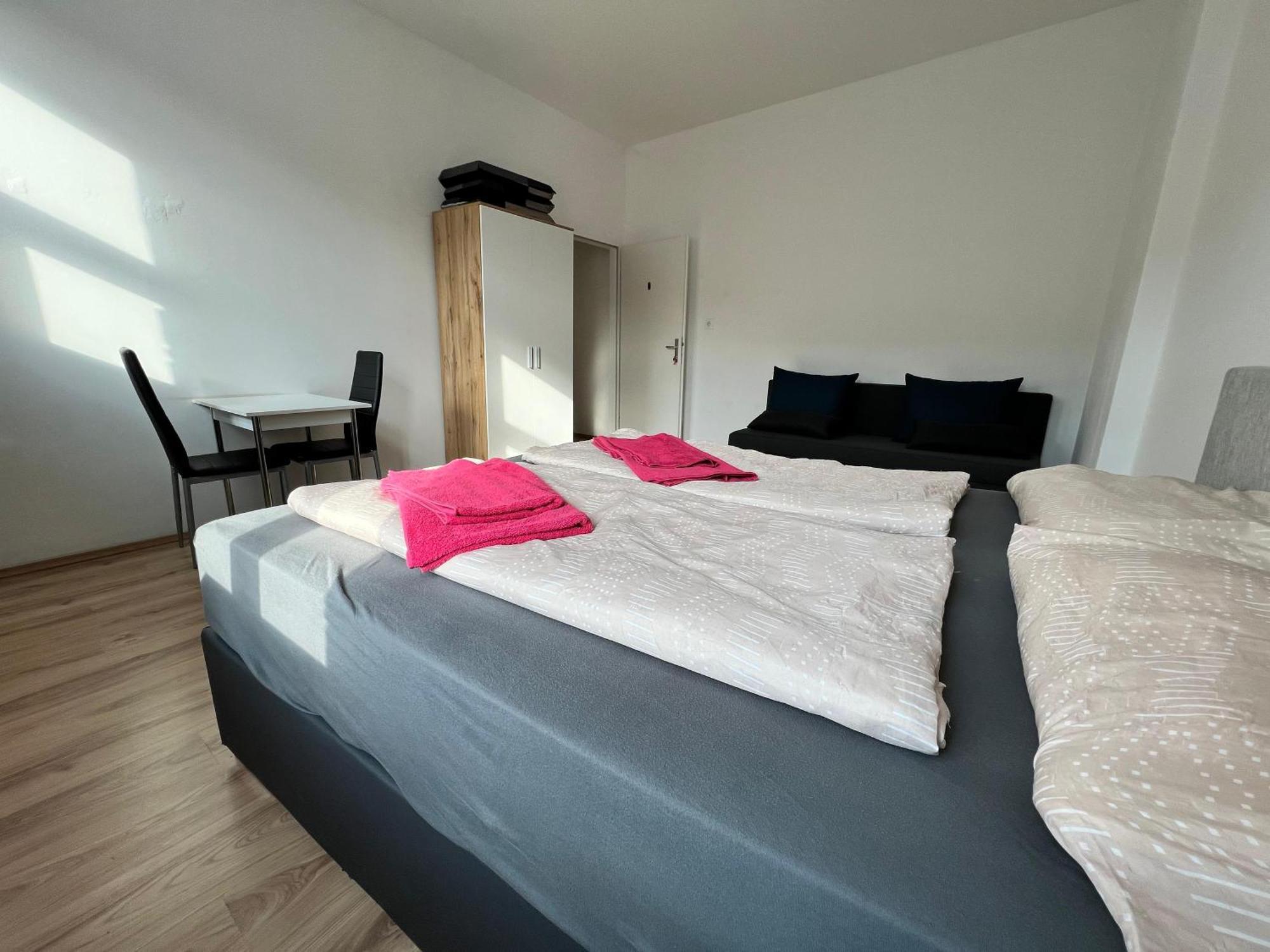 Cozy 4br Shared Apt.- Near U3/zippererstrasse