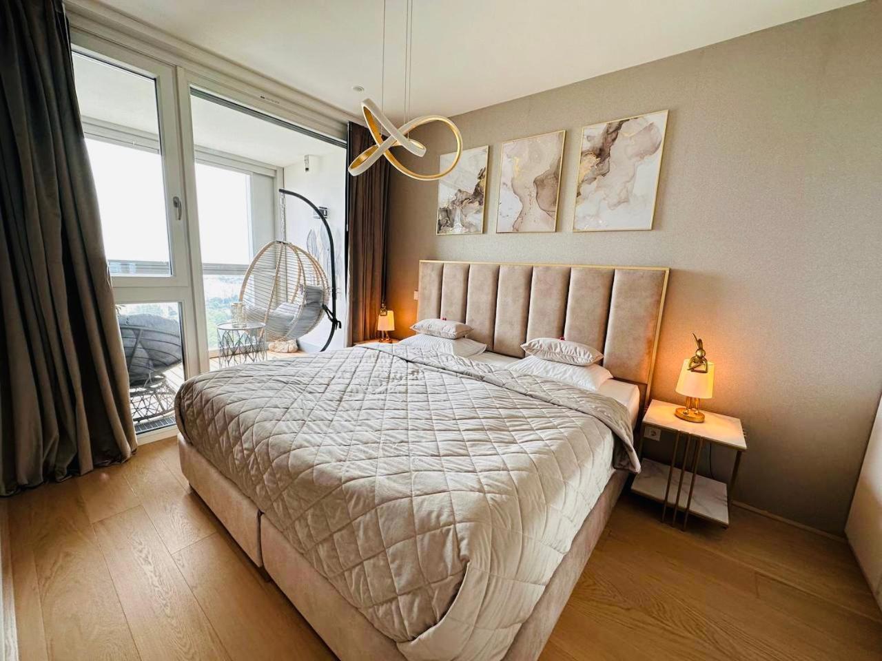 Apartamento High-end Close To Metro And Uno-city With E-parking *