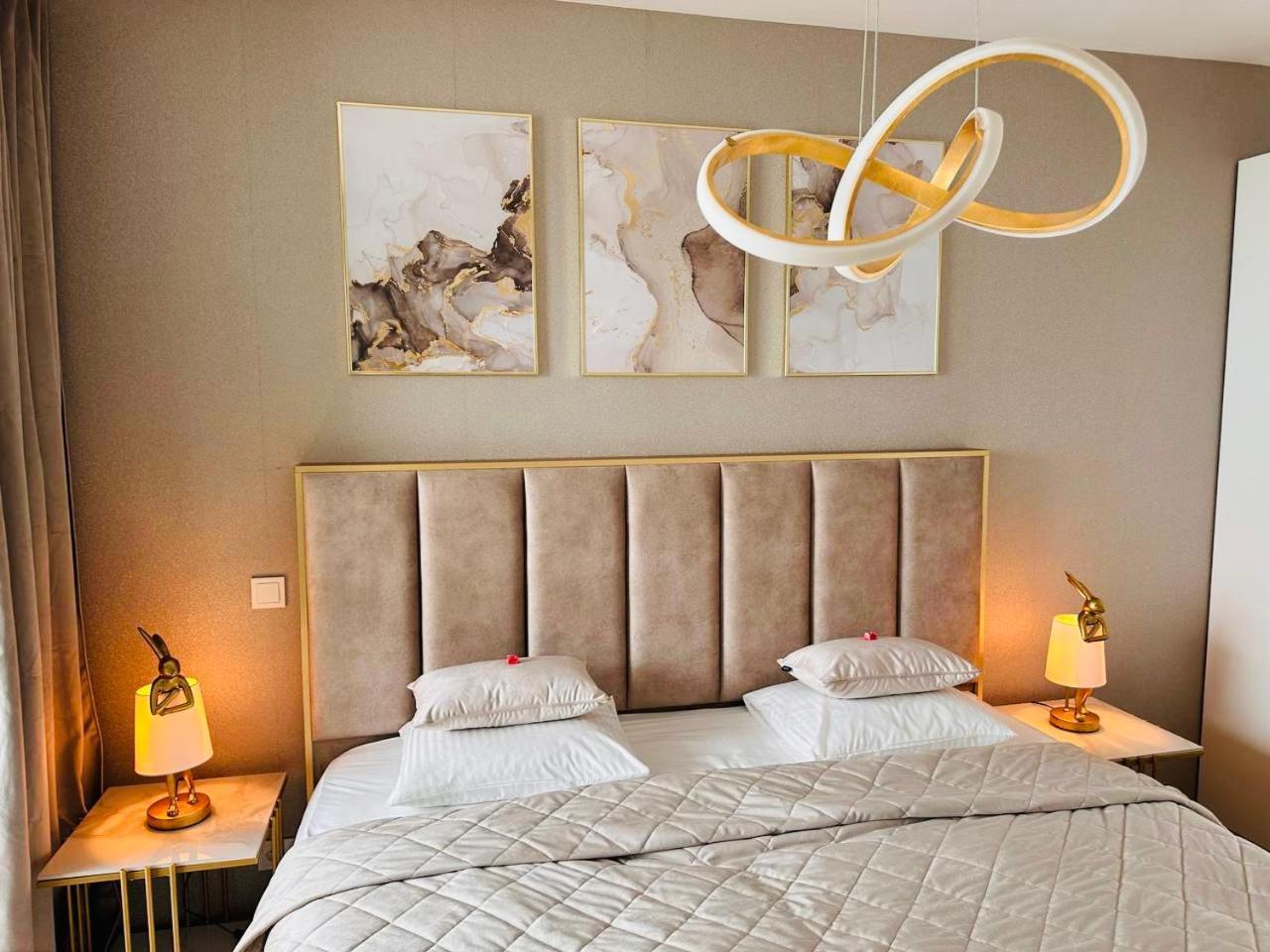 High-end Close To Metro And Uno-city With E-parking