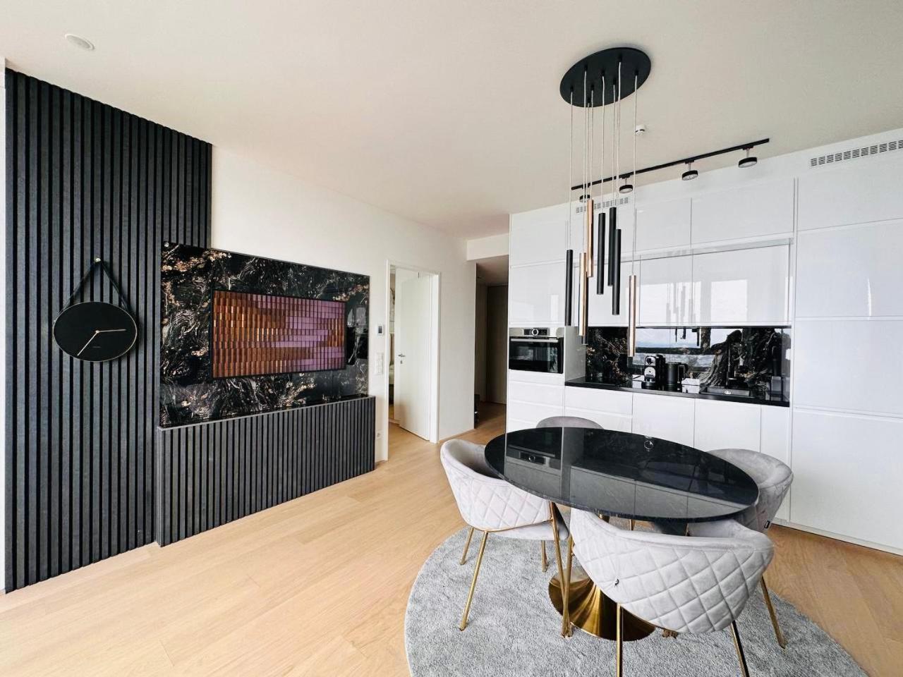 Apartamento High-end Close To Metro And Uno-city With E-parking *