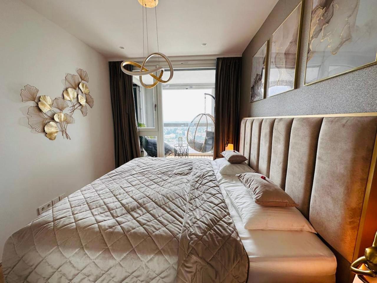 Apartamento High-end Close To Metro And Uno-city With E-parking