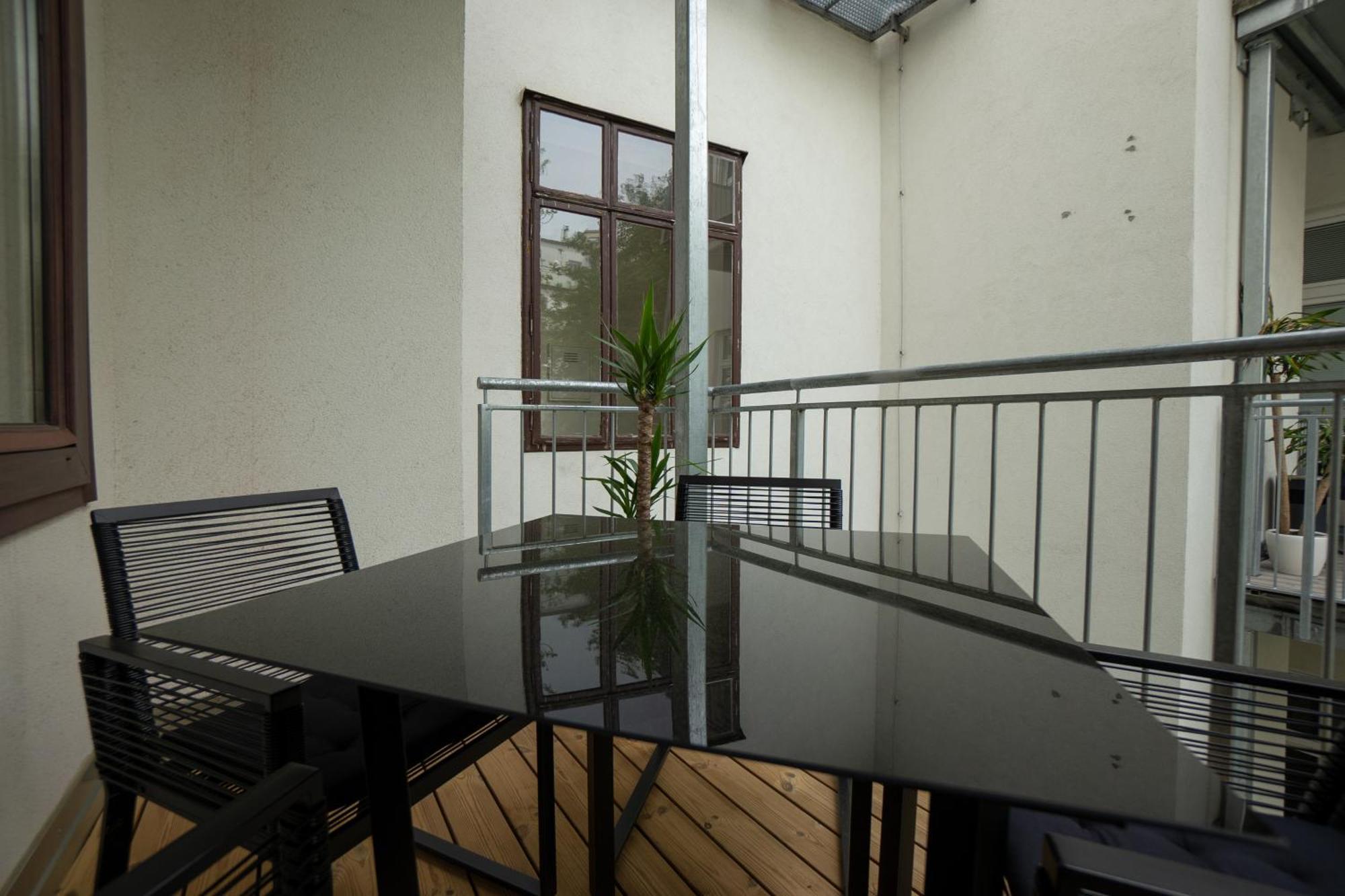 Bright, Modern And Flat With A Terrace Apartment