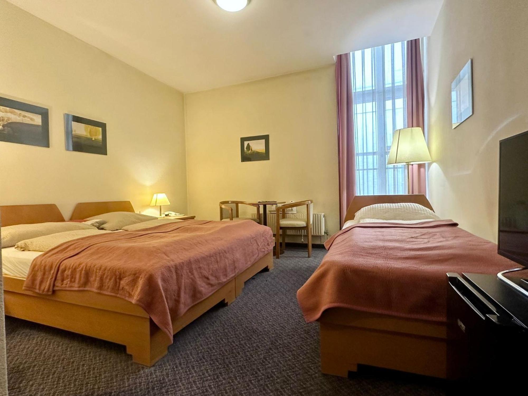 Very Apartments, 5 Min To Center, No Reception 3*