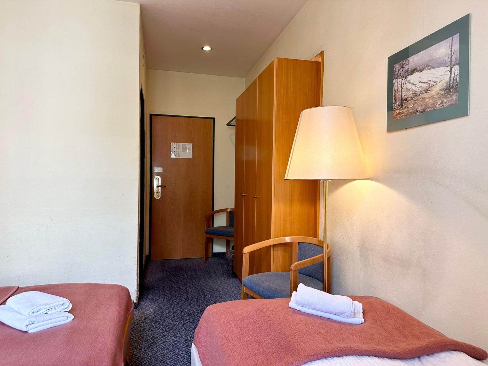 Hotel Very Apartments, 5 Min To Center, No Reception
