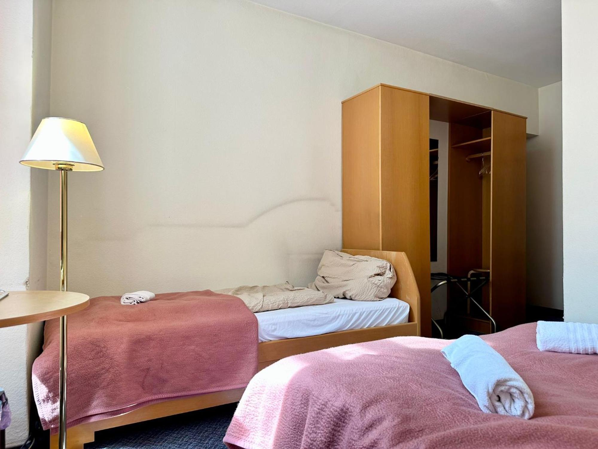 Hotel Very Apartments, 5 Min To Center, No Reception 3*