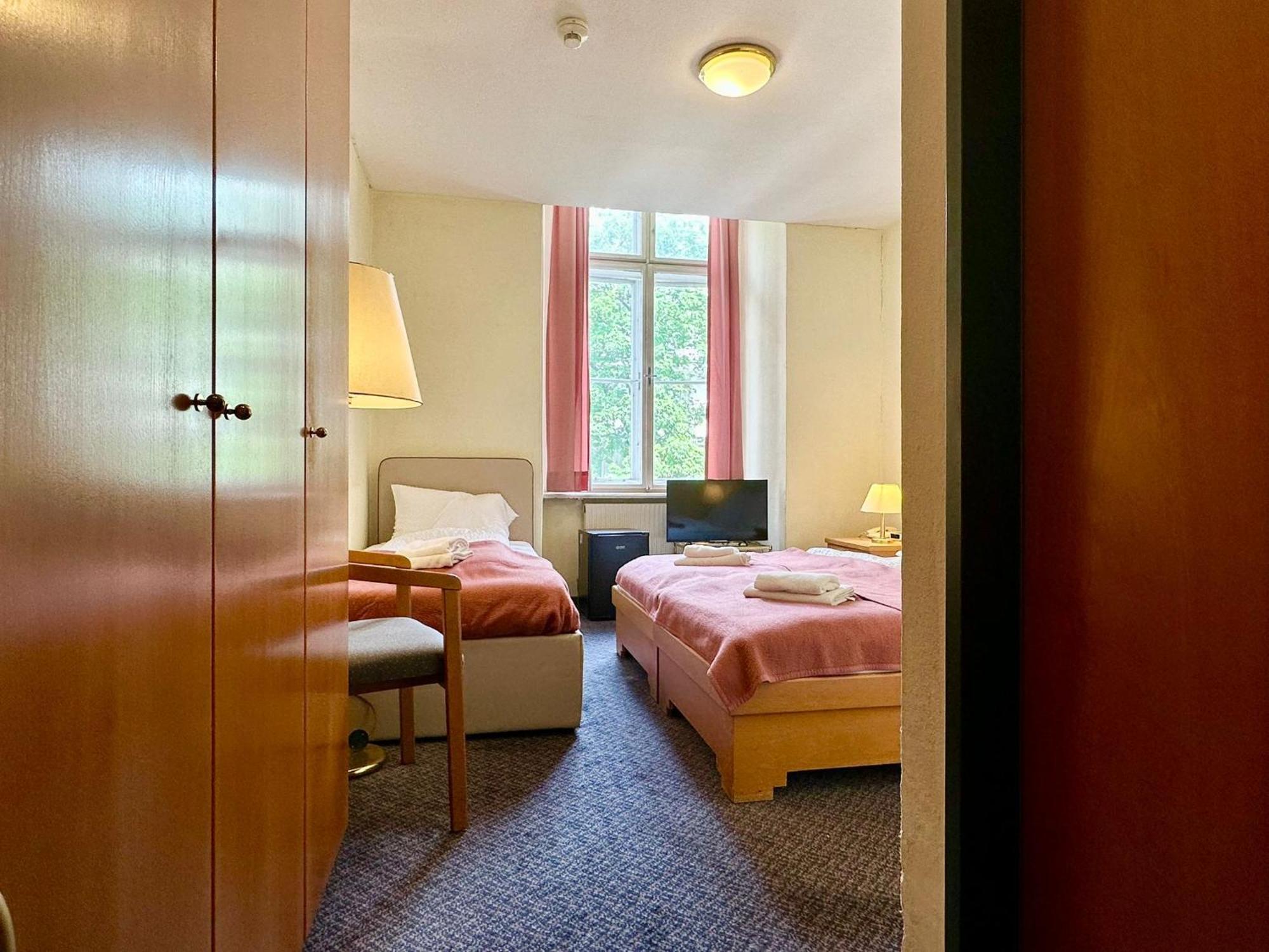 Hotel Very Apartments, 5 Min To Center, No Reception Vienna