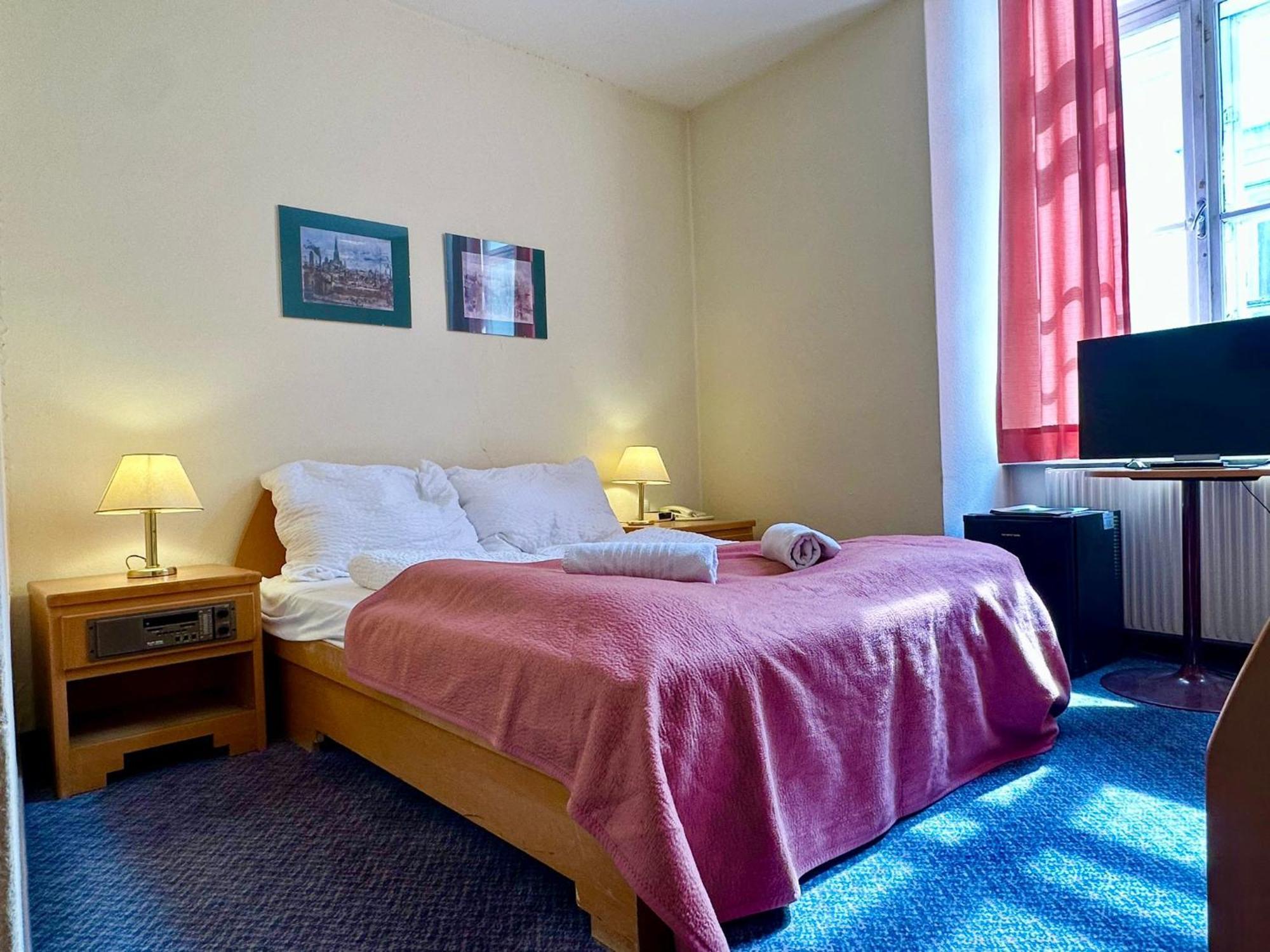 Very Apartments, 5 Min To Center, No Reception Hotel