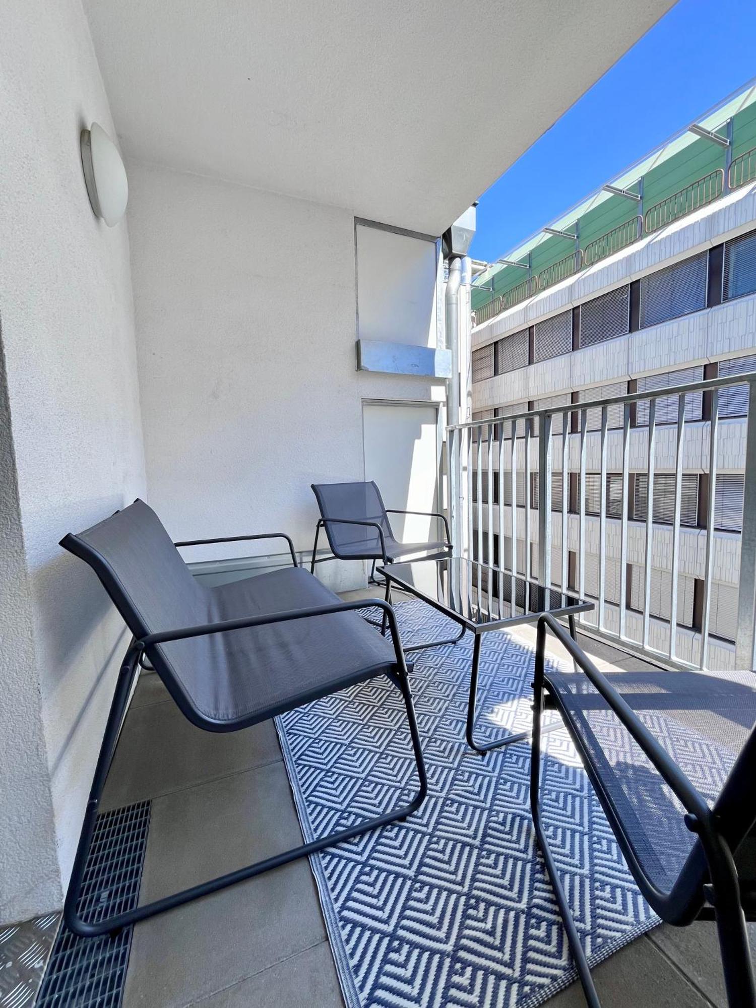 Apartment Funky Near Station Free Parking *