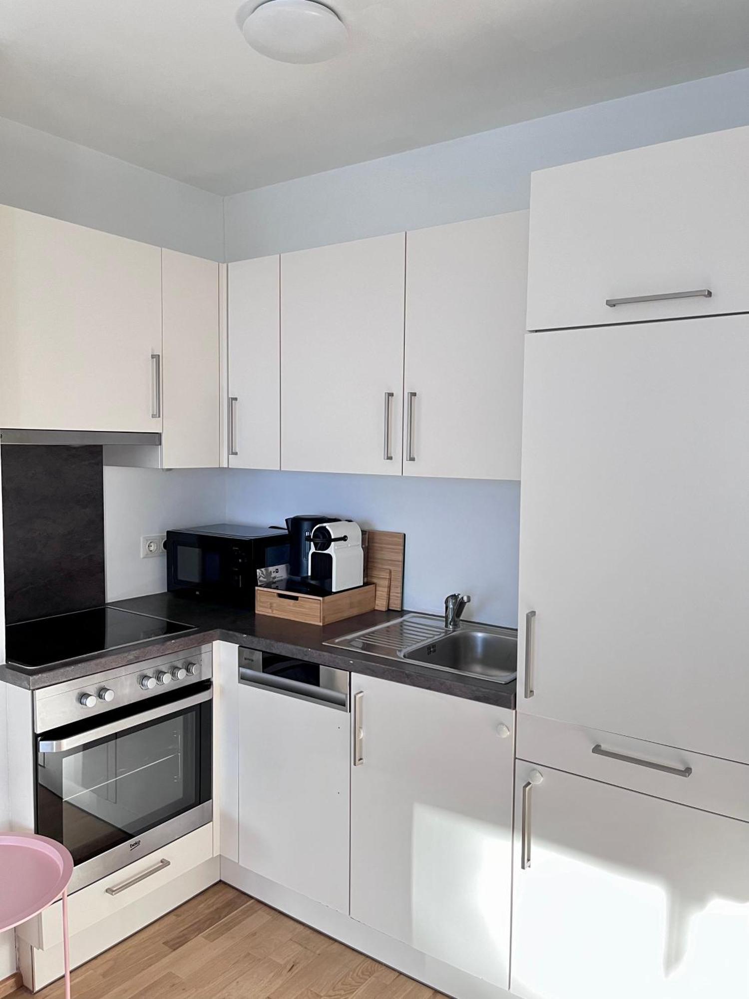 Funky Near Station Free Parking Apartment Vienna