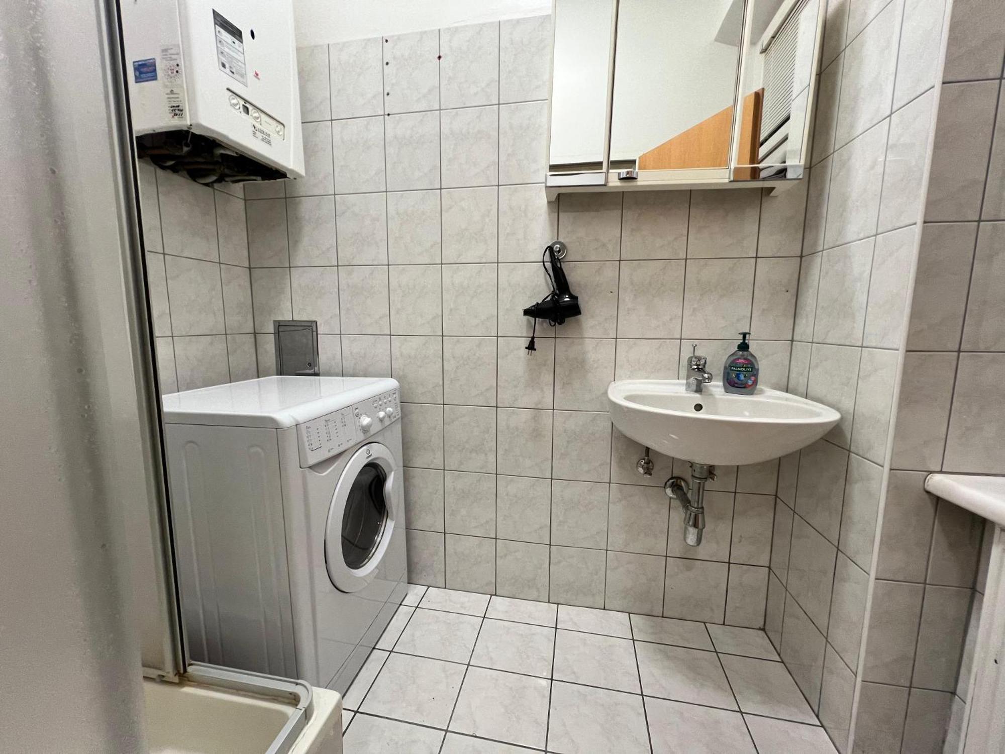 Apartment 1br Apt-near Danube River! *