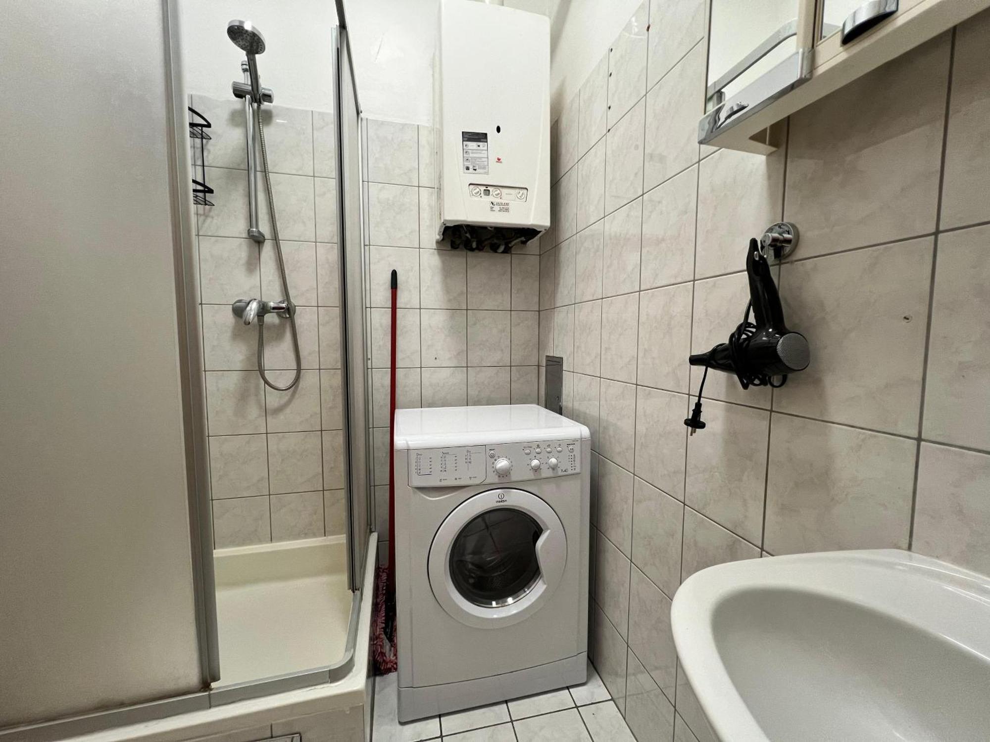 Apartment 1br Apt-near Danube River!